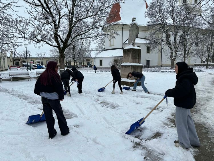 ❄️🤍 Jó példa összefogásból! 🤍❄️